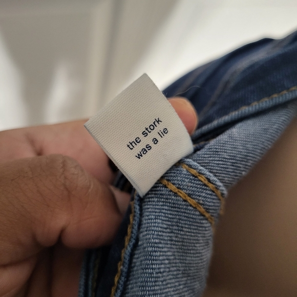 ❤️Host Pick❤️Rockstar Maternity Super Skinny Distressed Jeans - Picture 9 of 9